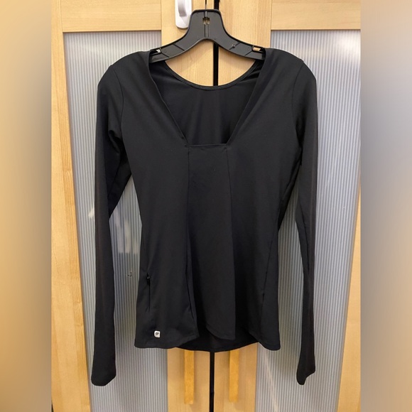 Fabletics black long sleeve top Size XS - Picture 1 of 7